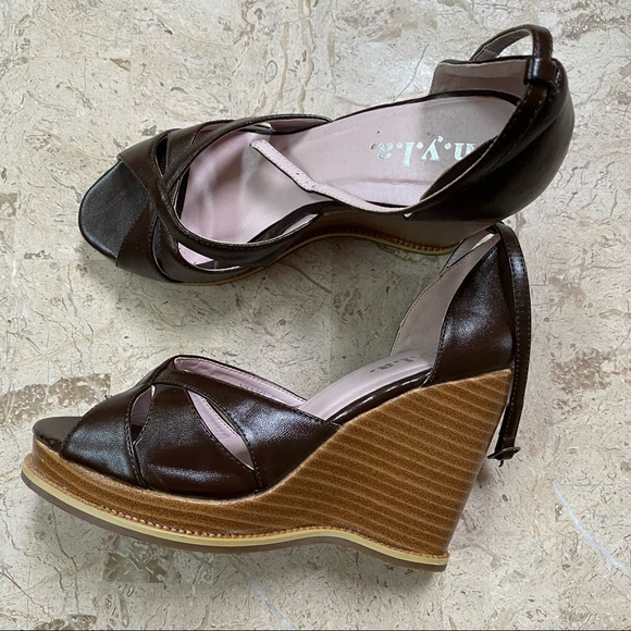 N.Y.L.A Yuki Brown Peep Toe High Wedge Sandal - Picture 1 of 14
